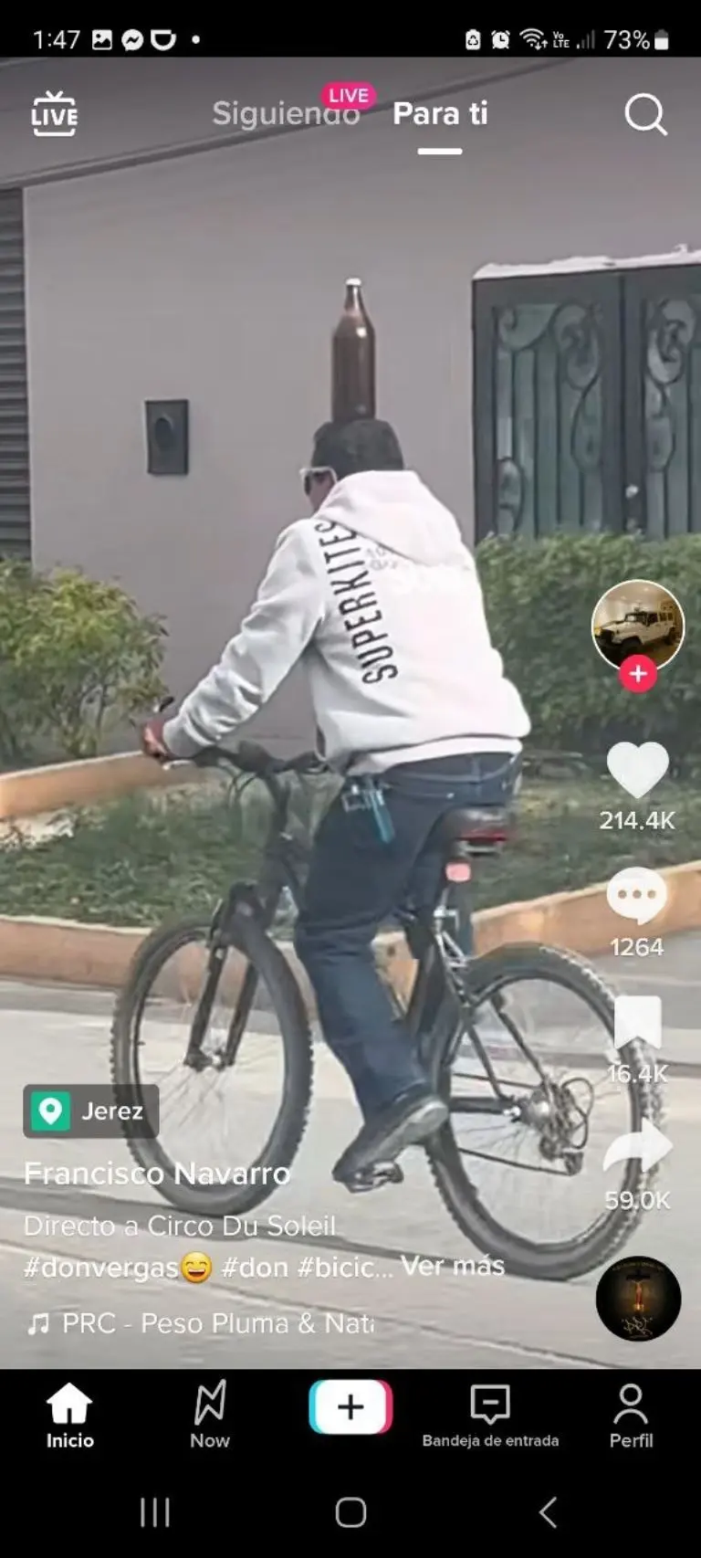 Hombre sorprende con caguama en la cabeza - Tomada de video