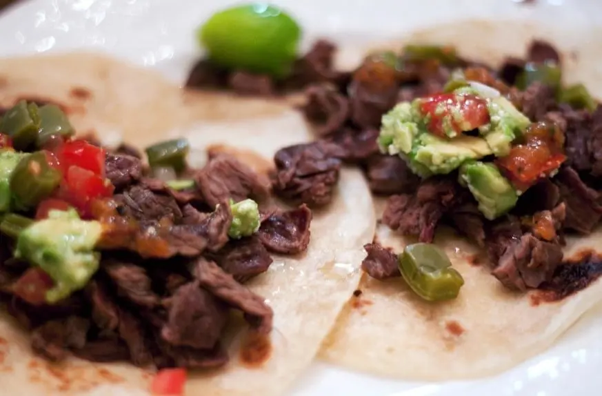 Carne asada en tacos 