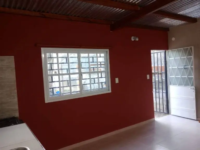 Albañil regala casa a su hijo y expareja - Facebook