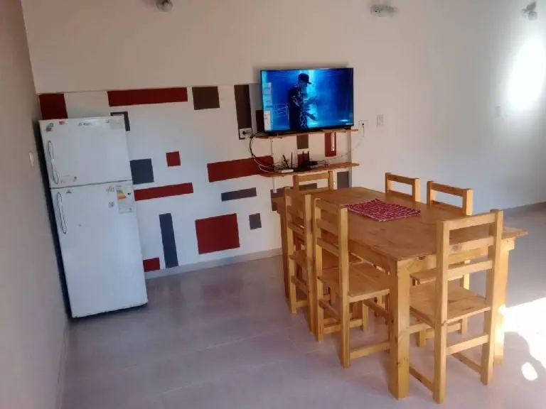 Albañil regala casa a su hijo y expareja - Facebook