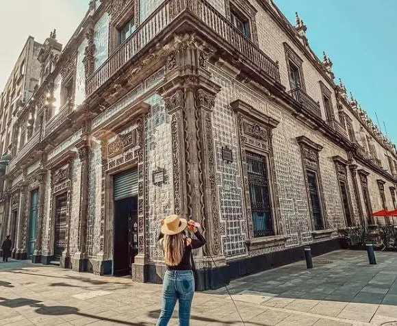 Casa de los Azulejos