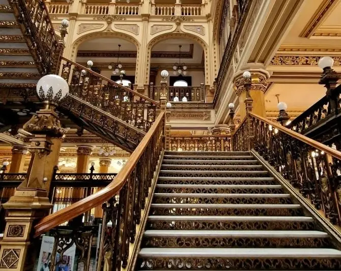 Ubicado en el Centro Hist&oacute;rico, este recinto es una obra maestra del Renacimiento plateresco. Fue construido a inicios del siglo XX y restaurando en los a&ntilde;os 90.