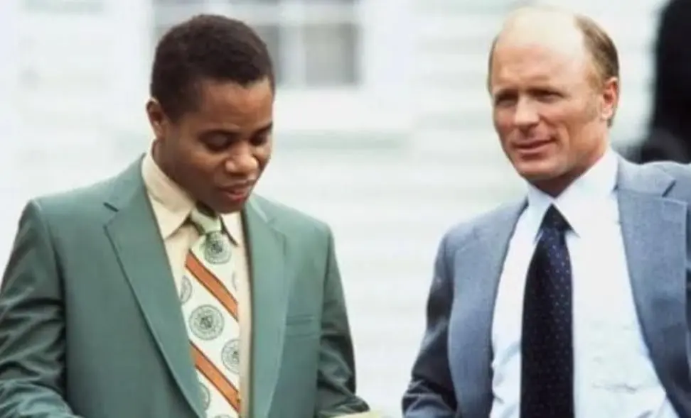 En esta pel&iacute;cula, un entrenador escolar de f&uacute;tbol americano ayuda a un joven con autismo a integrarse en la vida cotidiana de un pueblo de Carolina del Sur.