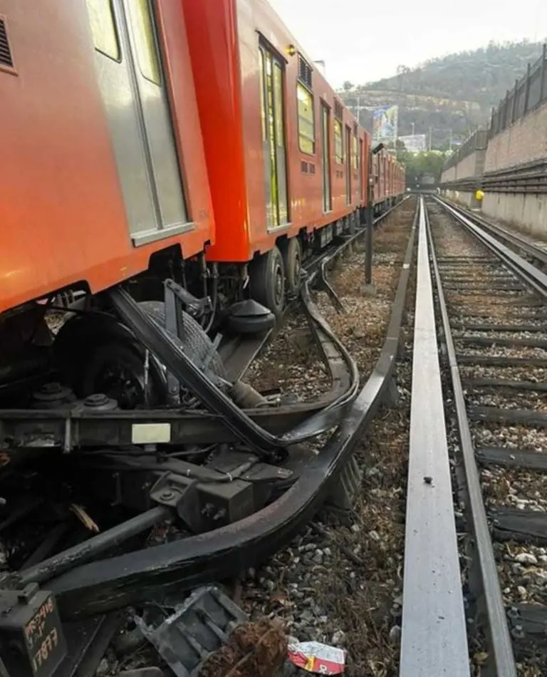 Reportan descarrilamiento de trenes en Línea 3 del Metro. Créditos: STC