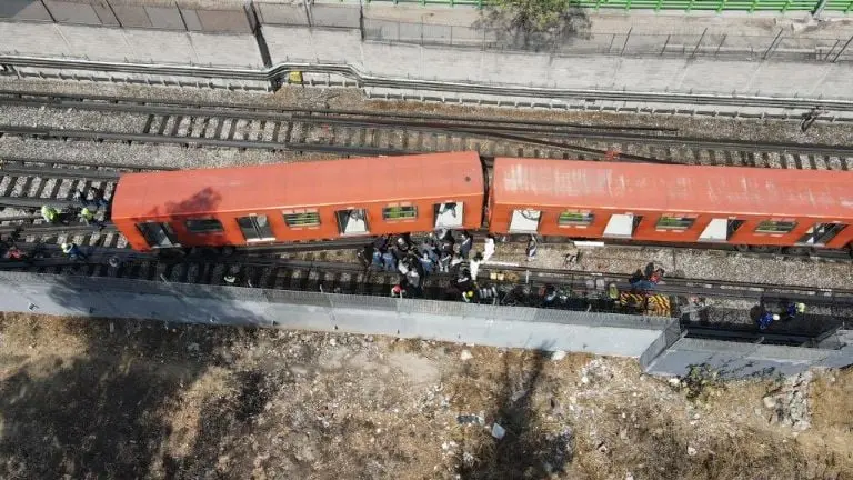 Reportan descarrilamiento de trenes en Línea 3 del Metro. Créditos: STC