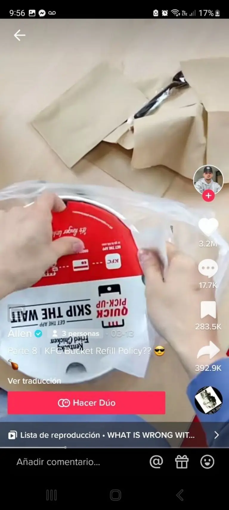 Tiktoker asegura que hay refill de pollo KFC - Tomada de video