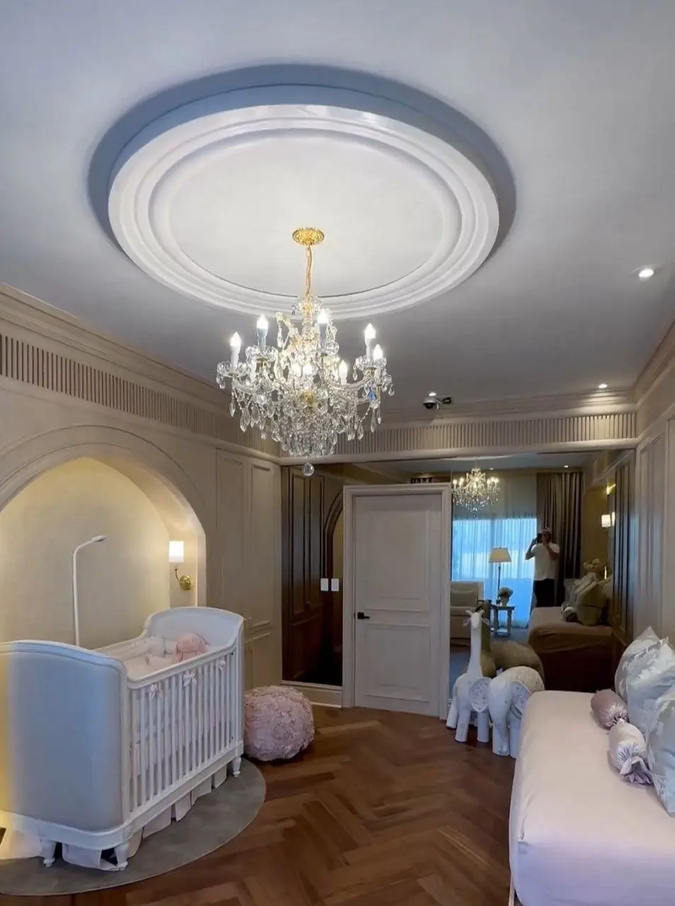 La habitación de la hija de Samuel García y  Mariana Rodríguez