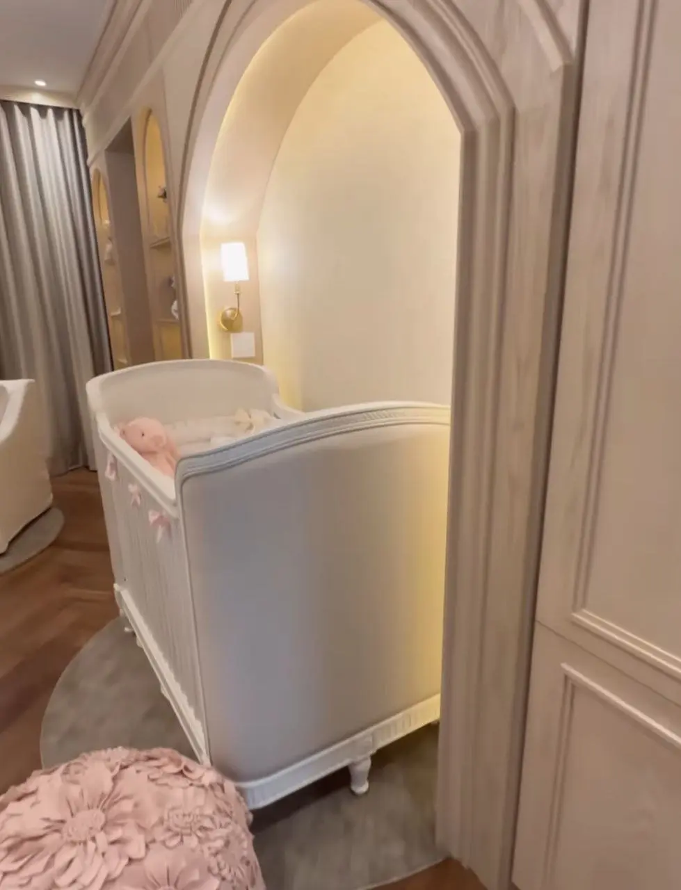 La habitación de la hija de Samuel García y  Mariana Rodríguez