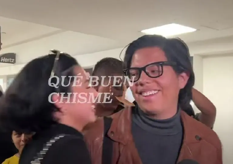El fan no rechazó a Ángela Aguilar (YouTube)