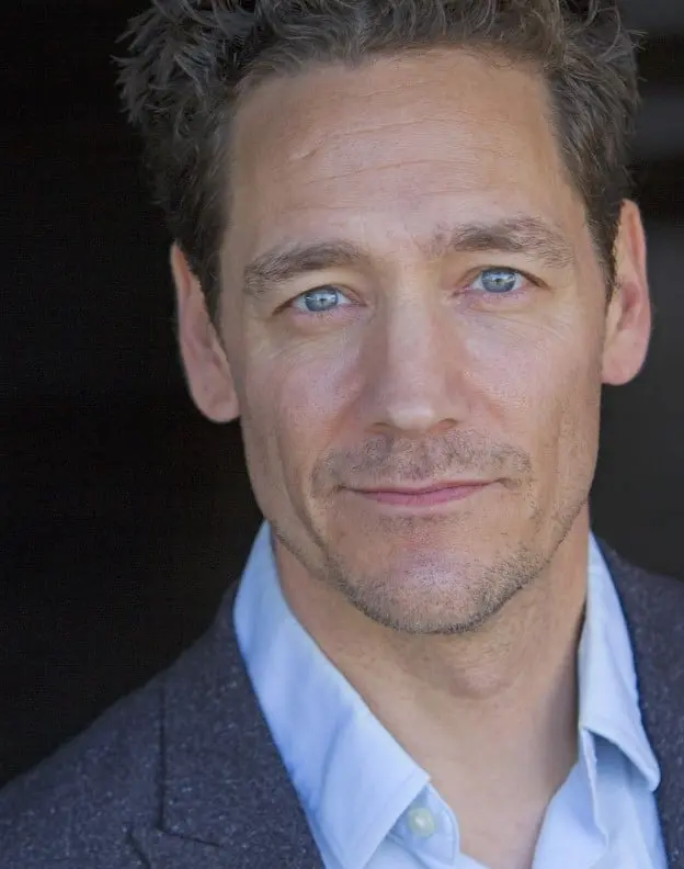 Cory Brusseau y Martha Higareda