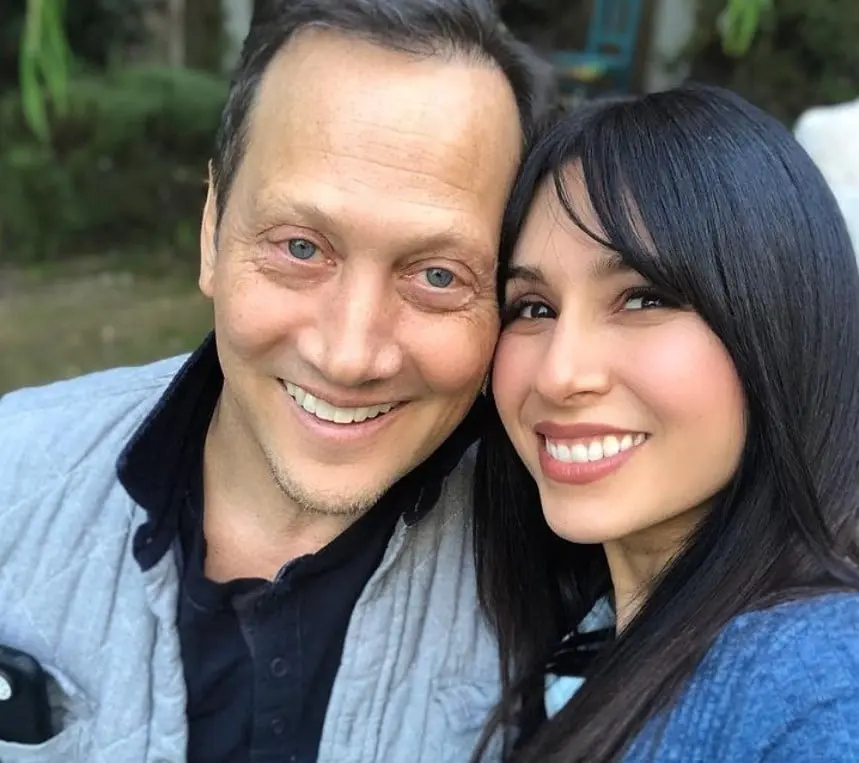 Rob Schneider y Patricia Azarcoya