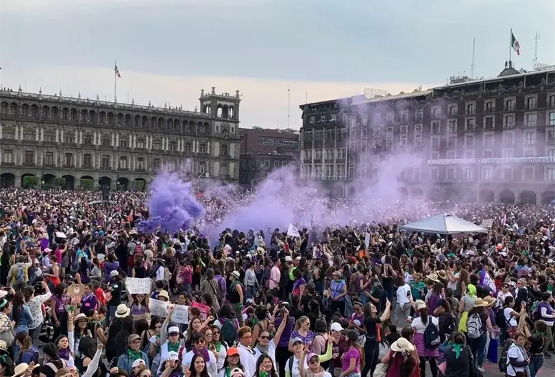 Asisten m&aacute;s de 90 mil personas a la marcha del #8M en la Ciudad de M&eacute;xico 