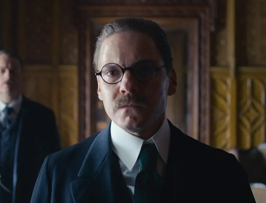 Est&aacute; nominada en 9 categor&iacute;as, entre ellas Mejor Pel&iacute;cula y Mejor Guion Adaptado. La historia presenta las malas experiencias de un joven soldado alem&aacute;n que se une al Frente Occidental en la Primera Guerra Mundial.