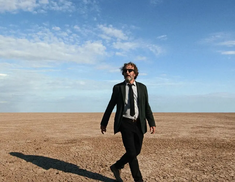 Est&aacute; nominada a Mejor Fotograf&iacute;a. La cinta presenta a Silverio, un reconocido periodista y documentalista que regresa a M&eacute;xico tras varios a&ntilde;os en Los &Aacute;ngeles.