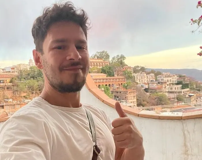 Tras el reencuentro en 2012 con sus compañeros de generación, se le ha visto como influencer.