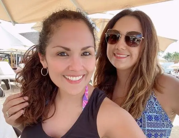 Ha mantenido un perfil bajo, pero se sabe que hizo presentaciones en el grupo 'Las reinas' junto a Erika y Aranza.