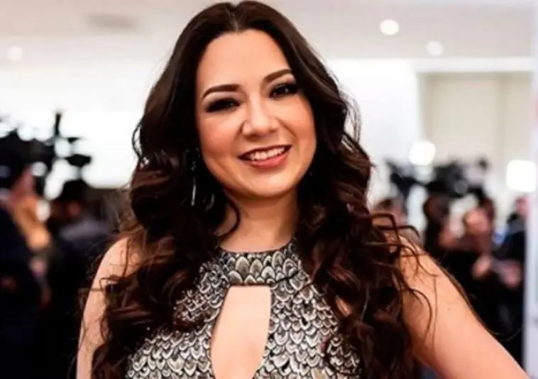 En 2009 su álbum 'A puro dolor' estuvo nominado a los Premios Grammy en la categoría de 'Mejor álbum regional mexicano'.