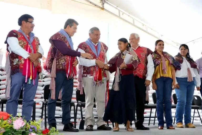 Rutilio Escandón entrega fertilizantes a 300 mil campesinos. Créditos: Gobierno de Chiapas