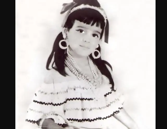 Nació en San José, Costa Rica el 28 de mayo de 1959 e inició su carrera artística como modelo.