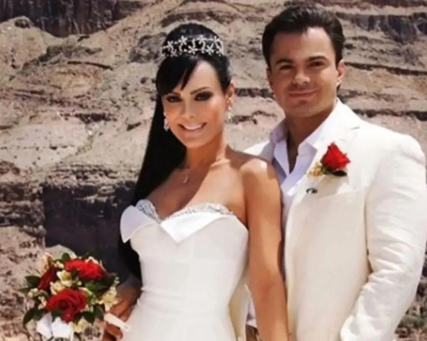 Luego de 13 años de noviazgo, Maribel Guardia se casó con Marco Chacón, quien es abogado
