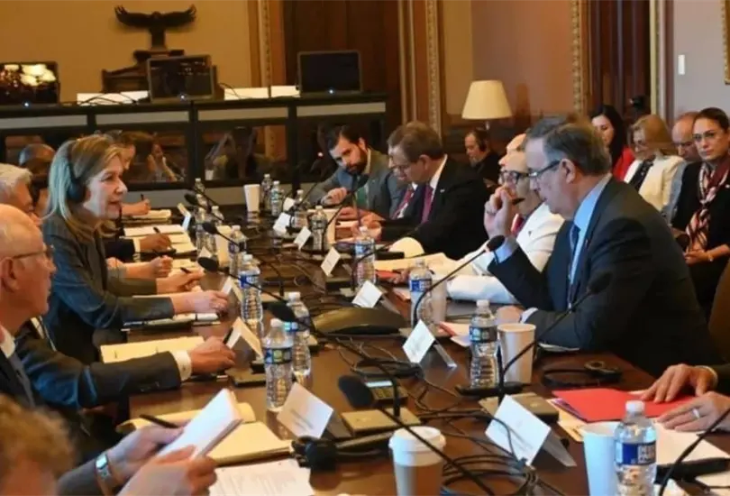 México y Estados Unidos acuerdan crear grupo contra drogas y tráfico de armas. México y Estados Unidos acuerdan crear grupo contra drogas y tráfico de armas.