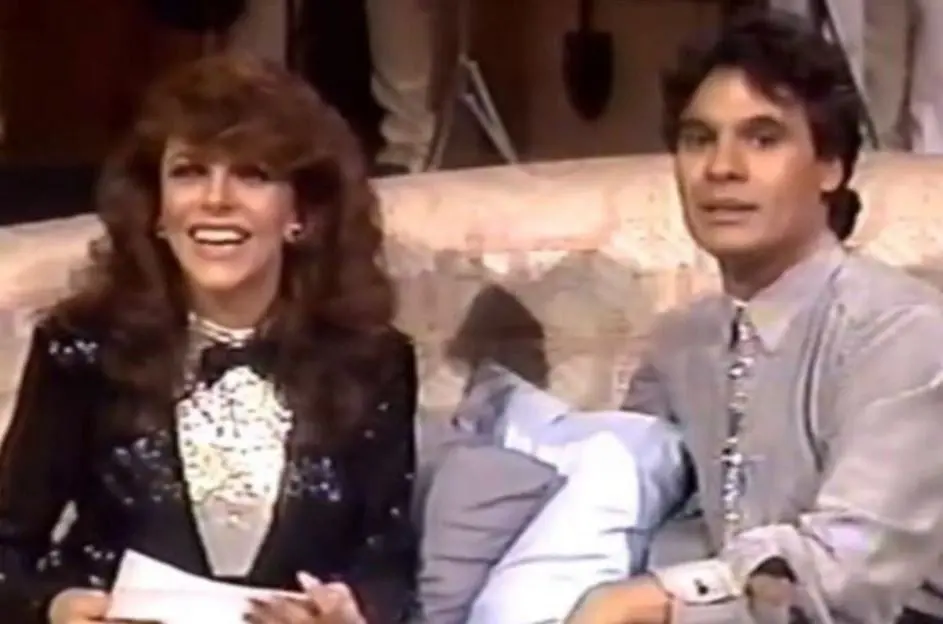 En 1988 comenz&oacute; a conducir el programa nocturno 'Mala noche... &iexcl;No!', el cual cont&oacute; con 130 emisiones y fue todo un &eacute;xito, pues varias publicaciones lo nombraron el programa mexicano de la d&eacute;cada.