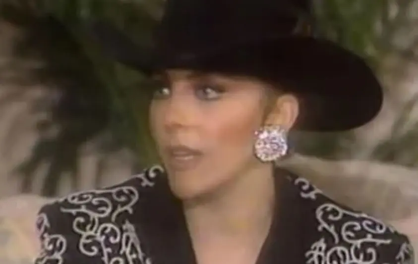 Un a&ntilde;o m&aacute;s tarde, comenz&oacute; su programa nocturno 'La movida' con 151 emisiones, y en 1992 condujo el programa 'Y Vero Am&eacute;rica &iexcl;Va!', concebido para conmemorar los 500 a&ntilde;os del descubrimiento de Am&eacute;rica.