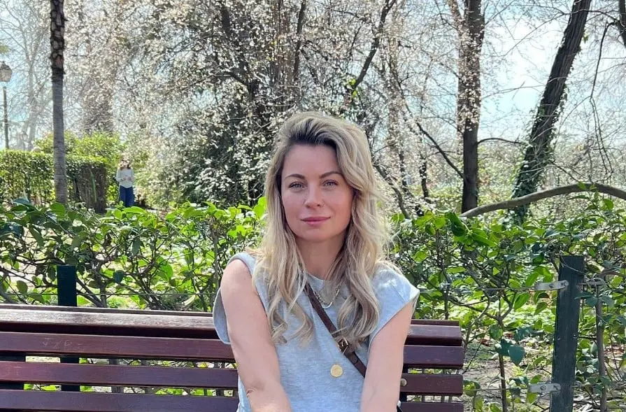 Ahora tiene 44 a&ntilde;os, es madre de tres hijos y est&aacute; casada con Emiliano Salinas. Ha trabajado en pel&iacute;culas como Guerra de likes y Rumbos paralelos.