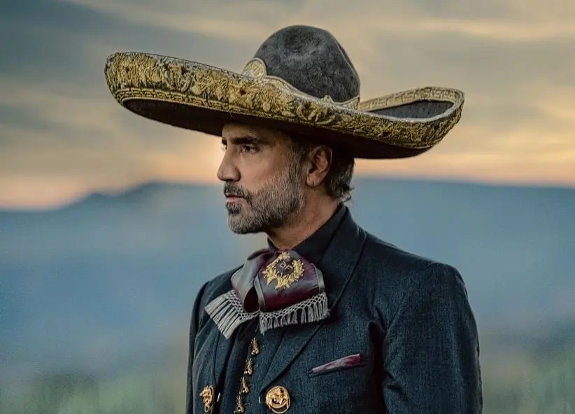 El famoso cantante ha estado en boca de todos &uacute;ltimamente debido a los cambios en su apariencia f&iacute;sica. Te mostramos c&oacute;mo ha cambiado Alejandro Fern&aacute;ndez a trav&eacute;s del tiempo.