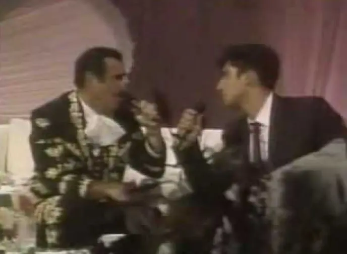 Cuando cumpli&oacute; 18 a&ntilde;os, colabor&oacute; con su padre con la canci&oacute;n 'Amor de loros' para el disco homenaje a la m&uacute;sica mexicana llamado 'M&eacute;xico, voz y sentimiento'.