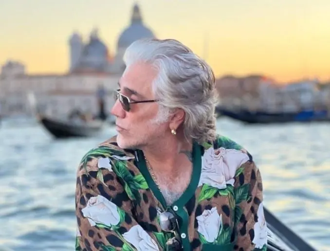  Alejandro ya ha sido blanco de cr&iacute;ticas por su apariencia f&iacute;sica, como cuando decidi&oacute; cambiar de look en su viaje por Venecia.