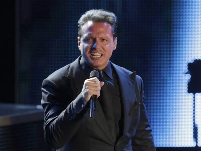Luis Miguel anuncia las fechas de su tour 2023. 