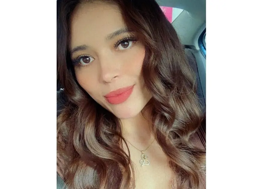 Según ha contado en sus historias, la Policía Federal pedía una estatura mínima de 1.69 m para trabajar en la división de caminos y gracias a que ella mide 1.71 m logró entrar.