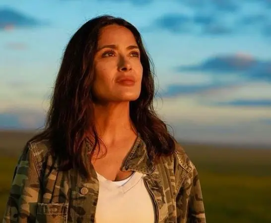 La famosa es una de las actrices más reconocidas de Hollywood. Te mostramos cómo ha cambiado Salma Hayek en sus 56 años.