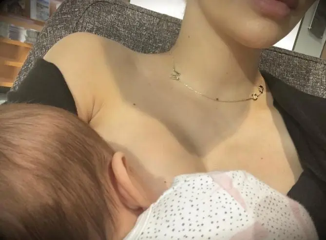 Dos meses m&aacute;s tarde, public&oacute; su primera foto con su hija Wolfgang.