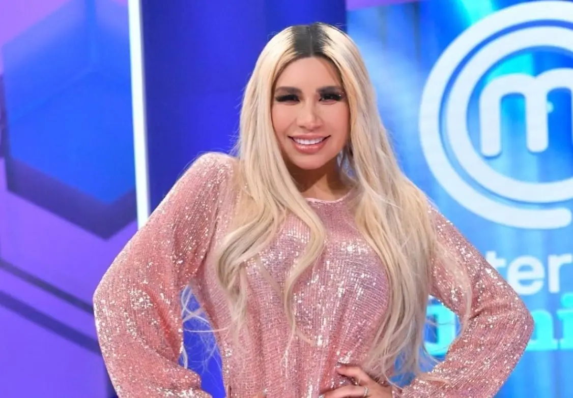 Tiene una marca de ropa llamada Bebeshita Store.