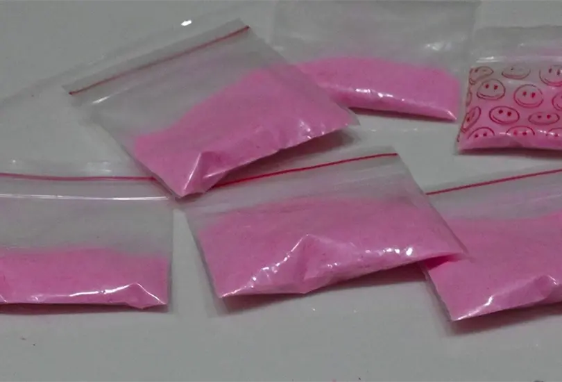 &iquest;Qu&eacute; es el polvo rosa del que hablan en redes?