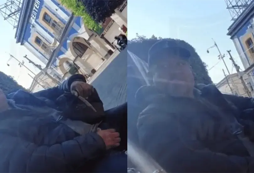 Joven capta a hombre tocándose indebidamente en plena vía pública. Joven capta a hombre tocándose indebidamente en plena vía pública.