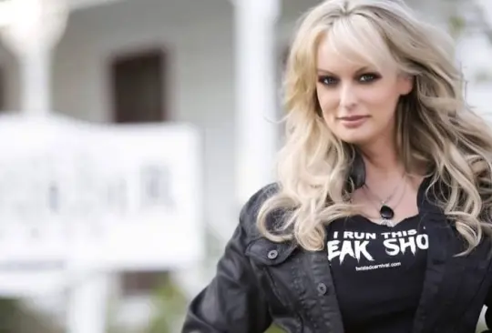 En las últimas semanas la actriz Stormy Daniels ha estado en el centro de la polémica por ser una figura clave en el juicio contra el expresidente Donald Trump.