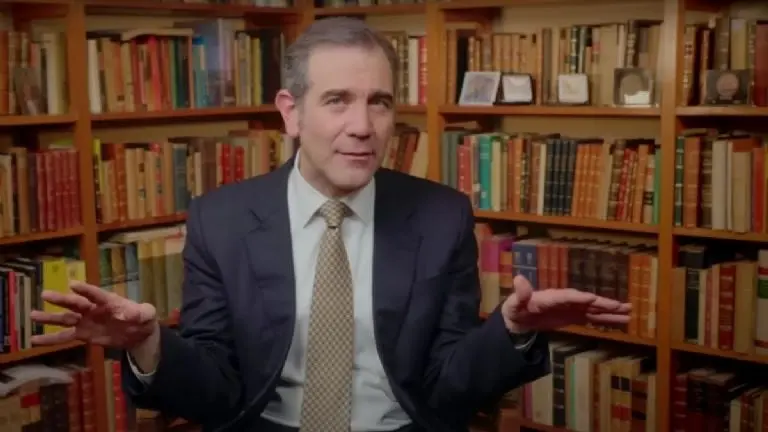 Lorenzo Córdova se une a Latinus tras dejar presidencia del INE. Créditos: Latinus