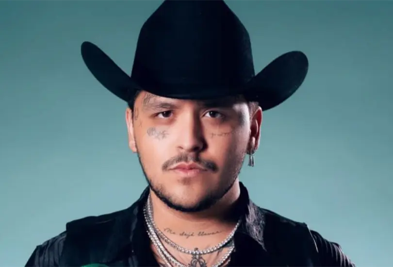 Christian Nodal anuncia debut como comentarista de deportes