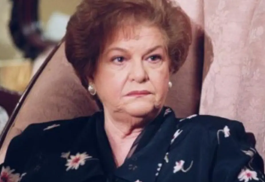Carmen Montejo interpret&oacute; a Do&ntilde;a Julia Ruvalcaba, la directora del colegio