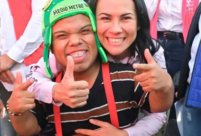 Medio Metro en campa&ntilde;a de Alejandra del Moral. 