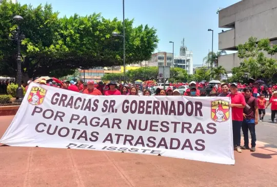 En la marcha participaron alrededor de mil 500 trabajadores, provenientes principalmente de la región centro del estado y de la base del Hospital de Especialidades Pediátricas En la marcha participaron alrededor de mil 500 trabajadores, provenientes principalmente de la región centro del estado y de la base del Hospital de Especialidades Pediátricas