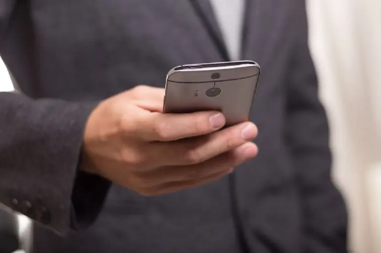 Te decimos un truco para descansar de llamadas y mensajes en WhatsApp. Fuente: Pixabay