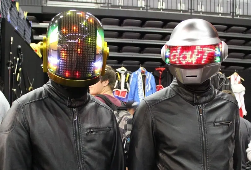 El evento no resultó como los fans esperaban pero algunos trataron de pasarla bien igualmente con las canciones de Daft Punk El evento no resultó como los fans esperaban pero algunos trataron de pasarla bien igualmente con las canciones de Daft Punk