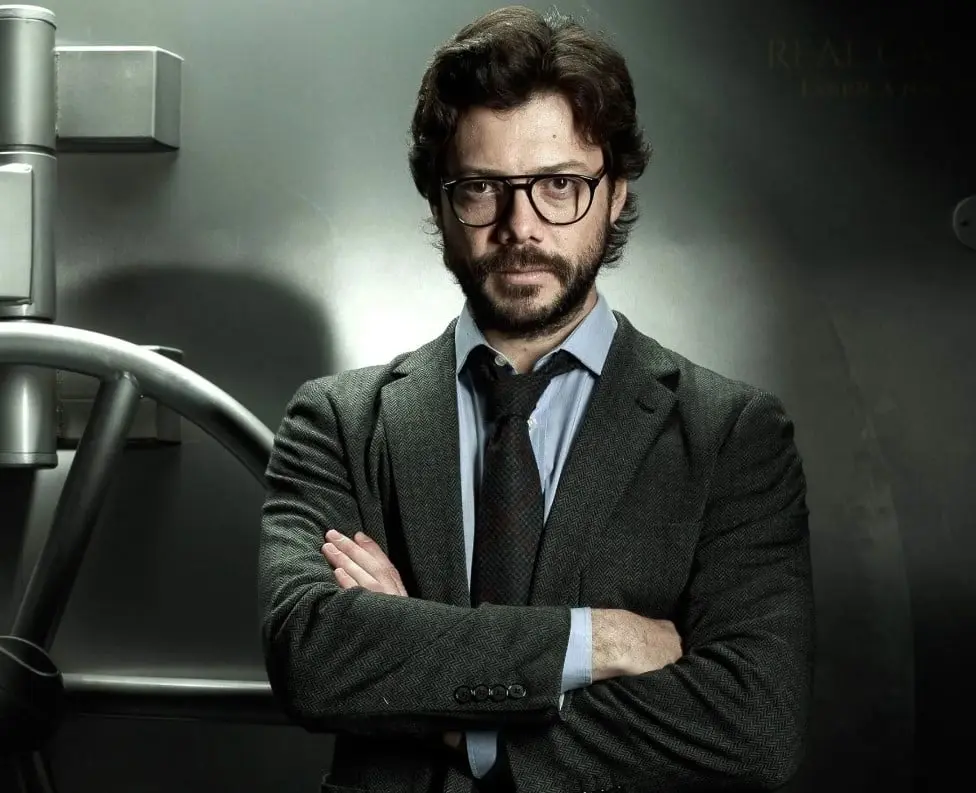 Álvaro Morte interpretó a Sergio Marquina 'El profesor', el autor intelectual del robo a la Fábrica Nacional de Moneda y Timbre.