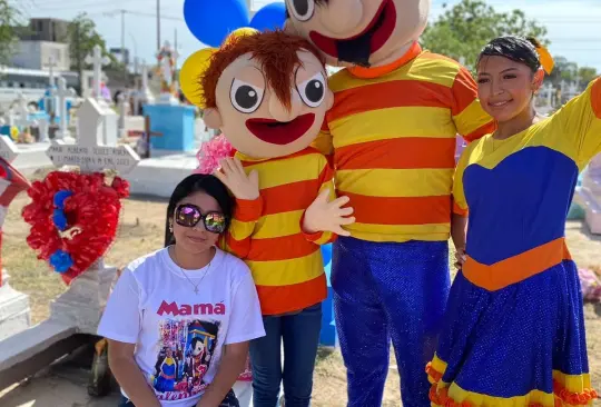 Madre pide show de bortargas para su hija en cementerio