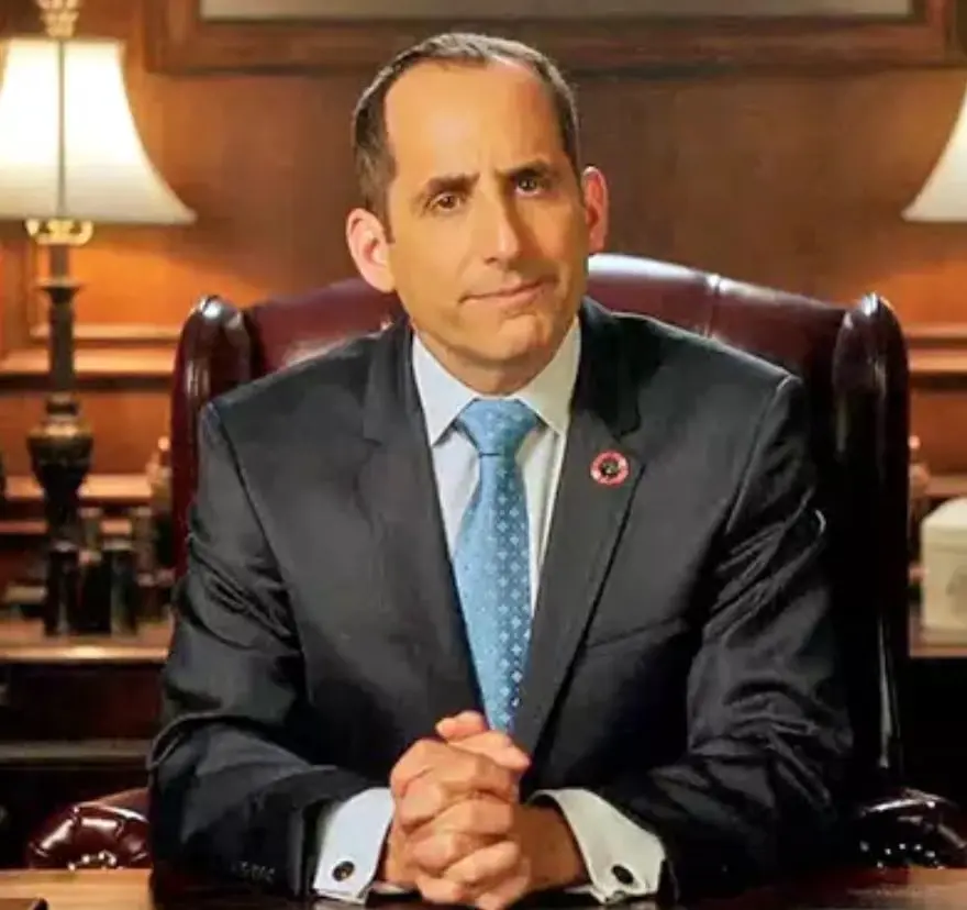 Ahora tiene 58 años, está casado con Whitney Scott  y tienen un hijo. Ha participado en series como Colony y Ray Donovan.