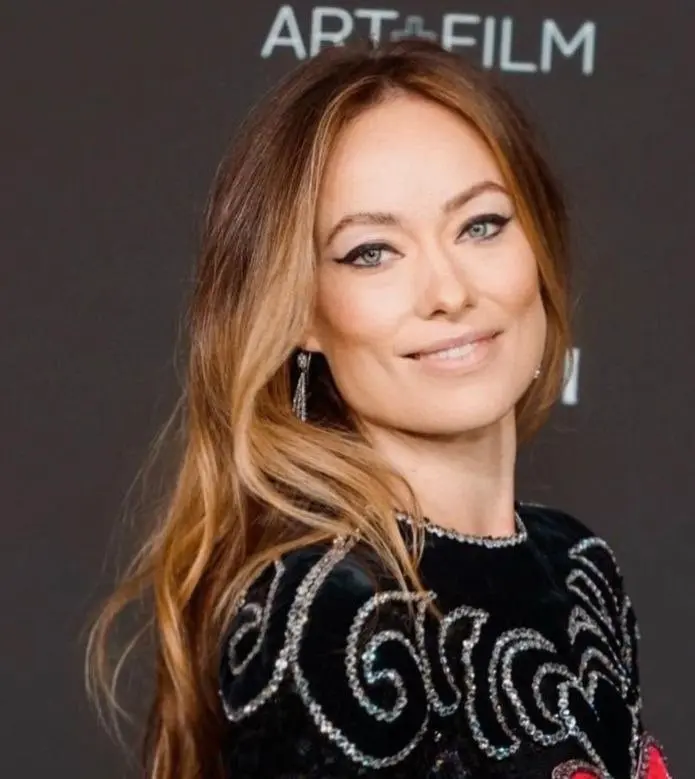 Ahora tiene 39 años y es madre de dos hijos. Ha trabajado en películas como Babylon y también es directora de cine.